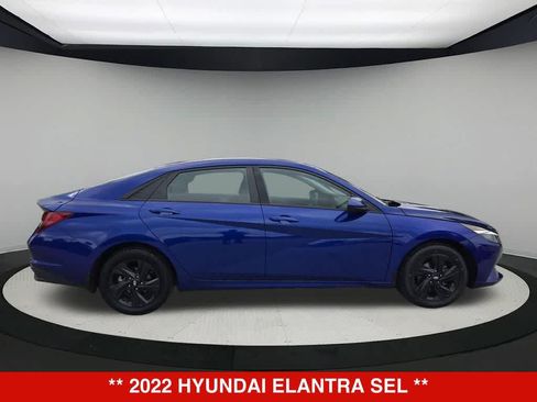 Used 2022 Hyundai Elantra SEL FWD image 7