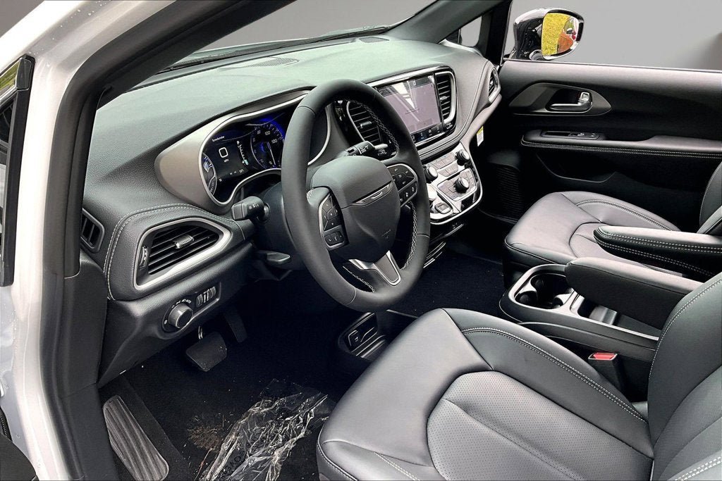 New 2027 Chrysler Pacifica Select AWD/4WD image 9