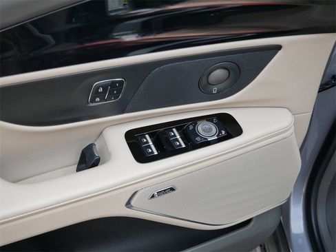 Used 2024 Lincoln Nautilus Premier w/ Equipment Group 102A image 15