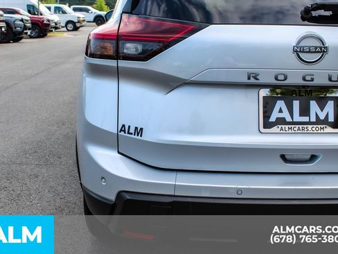 Used 2024 Nissan Rogue SV AWD/4WD image 12