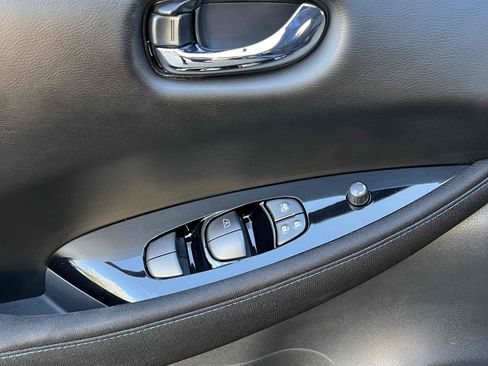 Used 2018 Nissan Leaf SV w/ Protection Package image 68