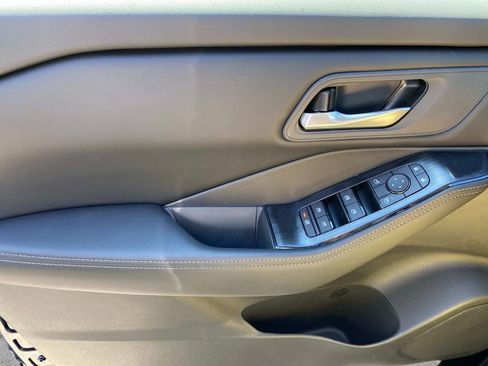 New 2026 Nissan Rogue SV AWD/4WD image 14