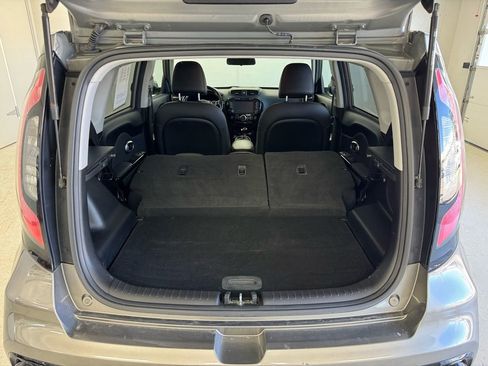 Used 2018 Kia Soul ! w/ Tech Package FWD image 7