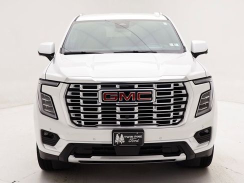 Used 2025 GMC Yukon XL Denali image 4