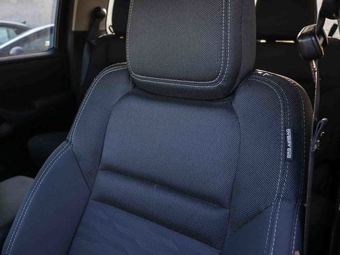 Used 2023 Nissan Frontier SV image 26