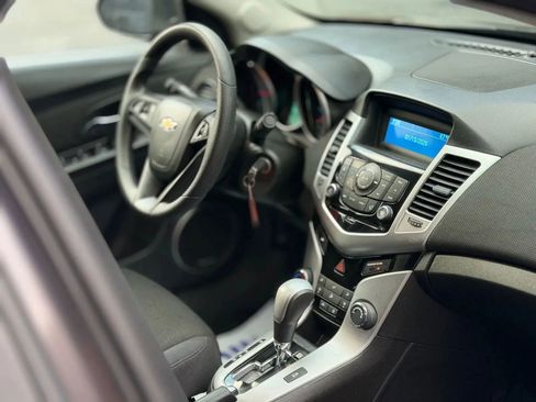 Used 2016 Chevrolet Cruze LT w/ Sun And Sound Package FWD image 15
