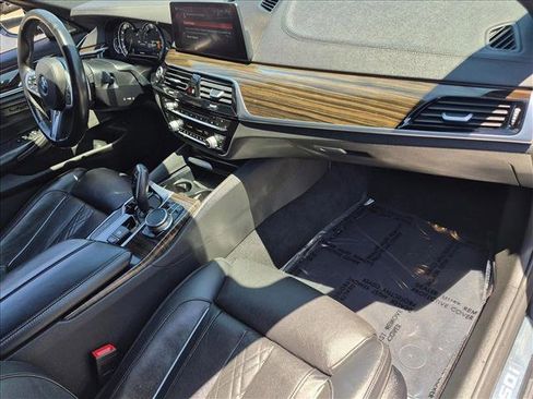 Used 2019 BMW M550i xDrive AWD/4WD image 21