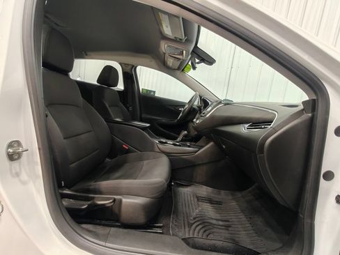 Used 2017 Chevrolet Malibu LT FWD image 20