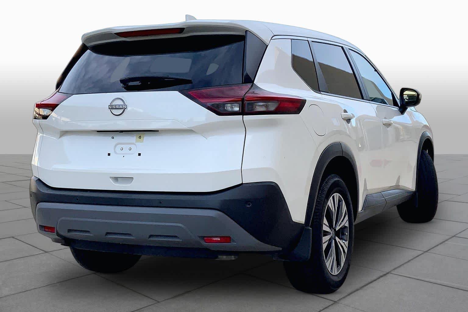 Used 2023 Nissan Rogue SV FWD image 12