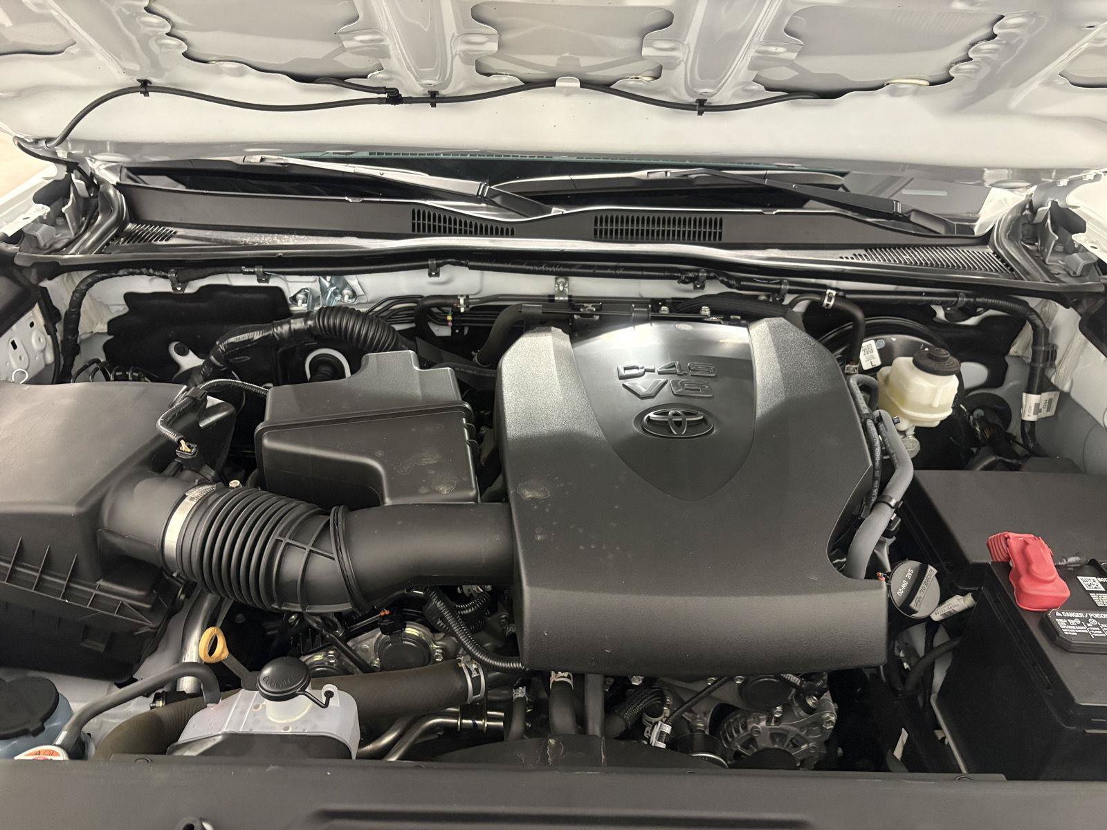 Used 2023 Toyota Tacoma SR5 w/ Technology Package AWD/4WD image 65