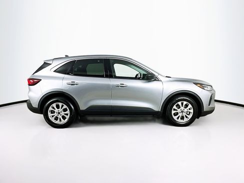 Used 2024 Ford Escape Active w/ Cold Weather Package image 10