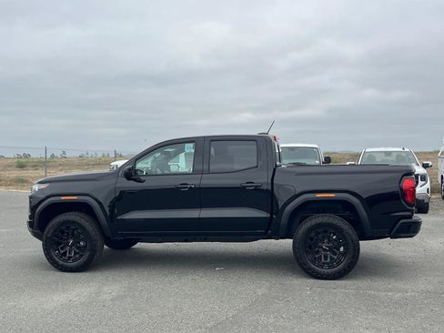 New 2026 GMC Canyon Elevation w/ LPO, Black Badging Package RWD image 6