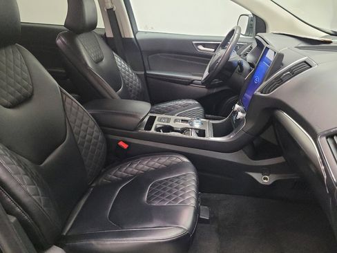 Used 2024 Ford Edge Titanium image 21