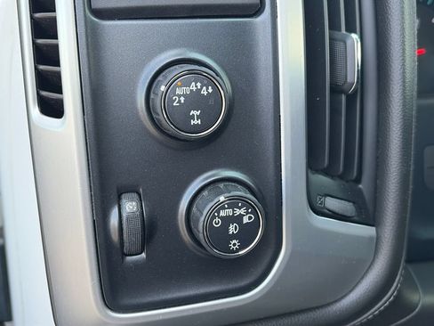 Used 2018 GMC Sierra 1500 SLE w/ SLE Value Package AWD/4WD image 18