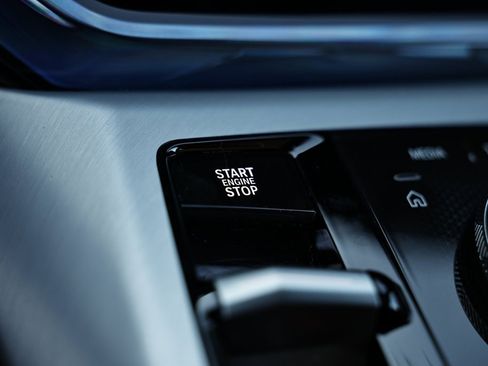 Certified 2025 BMW X3 xDrive30i w/ M Sport Package image 38