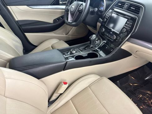 Used 2017 Nissan Maxima 3.5 SL FWD image 23