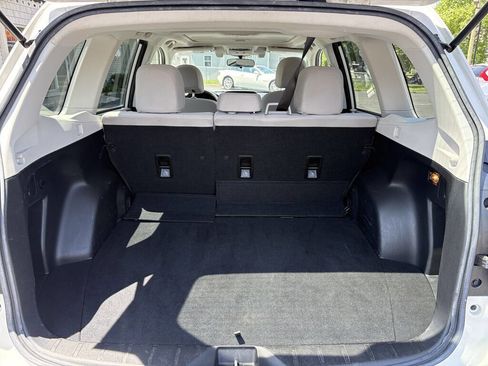 Used 2016 Subaru Forester 2.5i Premium AWD/4WD image 9
