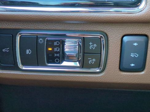 Certified 2024 Lincoln Navigator Reserve AWD/4WD image 16