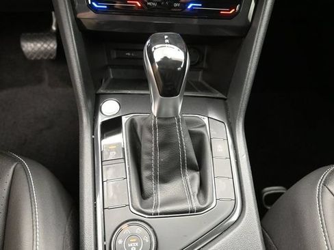 Used 2023 Volkswagen Tiguan SE AWD/4WD image 25