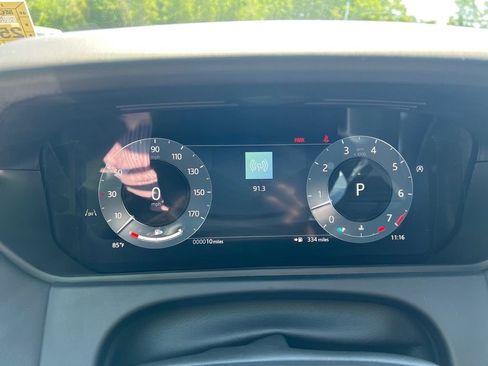 New 2026 Land Rover Range Rover Velar Dynamic SE image 14