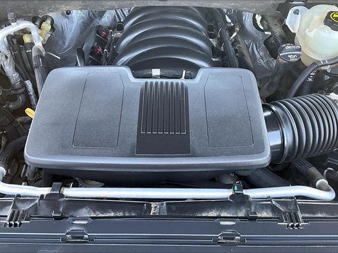 Used 2021 Chevrolet Suburban RST w/ Luxury Package AWD/4WD image 33