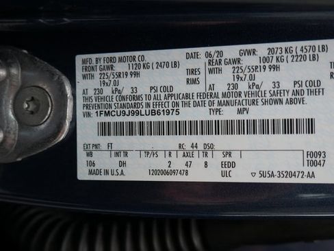 Used 2020 Ford Escape Titanium w/ Titanium Premium Package 2.0 image 29