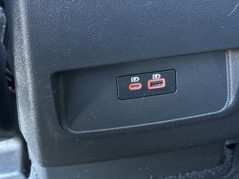 Used 2023 Nissan Frontier SV image 15