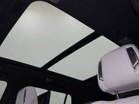 Certified 2025 Cadillac Escalade Premium Luxury Platinum w/ LPO, Floor Liner Package AWD/4WD image 28