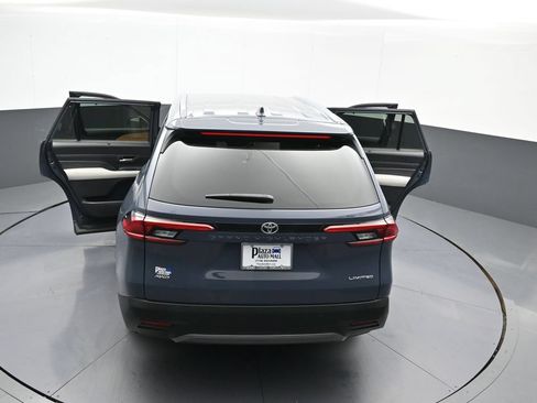 Certified 2024 Toyota Grand Highlander AWD image 47