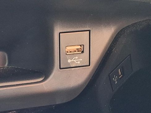 Used 2021 Toyota C-HR image 17