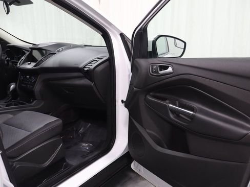 Used 2019 Ford Escape SE image 14
