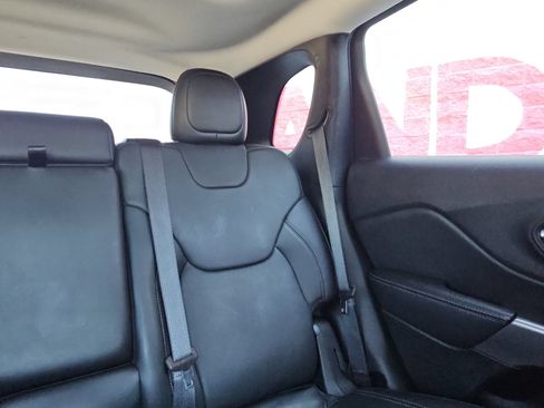Used 2022 Jeep Cherokee Limited w/ Elite Package AWD/4WD image 25