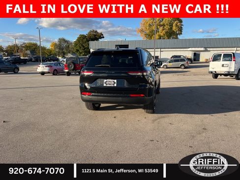 New 2025 Jeep Grand Cherokee Limited w/ Luxury Tech Group II image 13