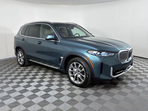 Certified 2024 BMW X5 xDrive40i w/ Premium Package image 7