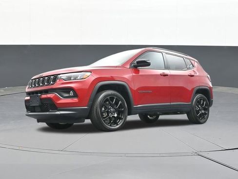 Used 2025 Jeep Compass Latitude w/ Altitude Special Edition AWD/4WD image 56