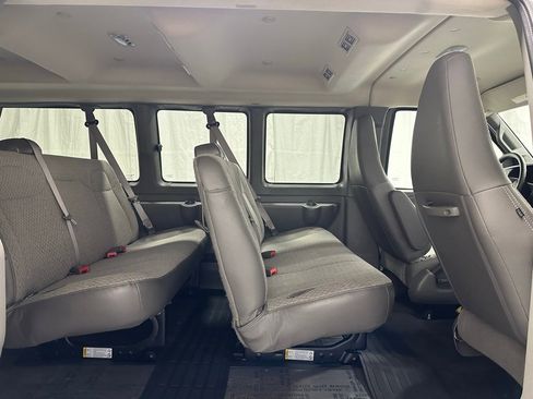 Used 2025 Chevrolet Express 3500 LT w/ LT Preferred Equipment Group image 40