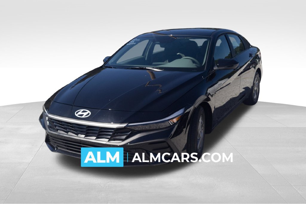 Certified 2026 Hyundai Elantra SE w/ Cargo Package FWD image 1