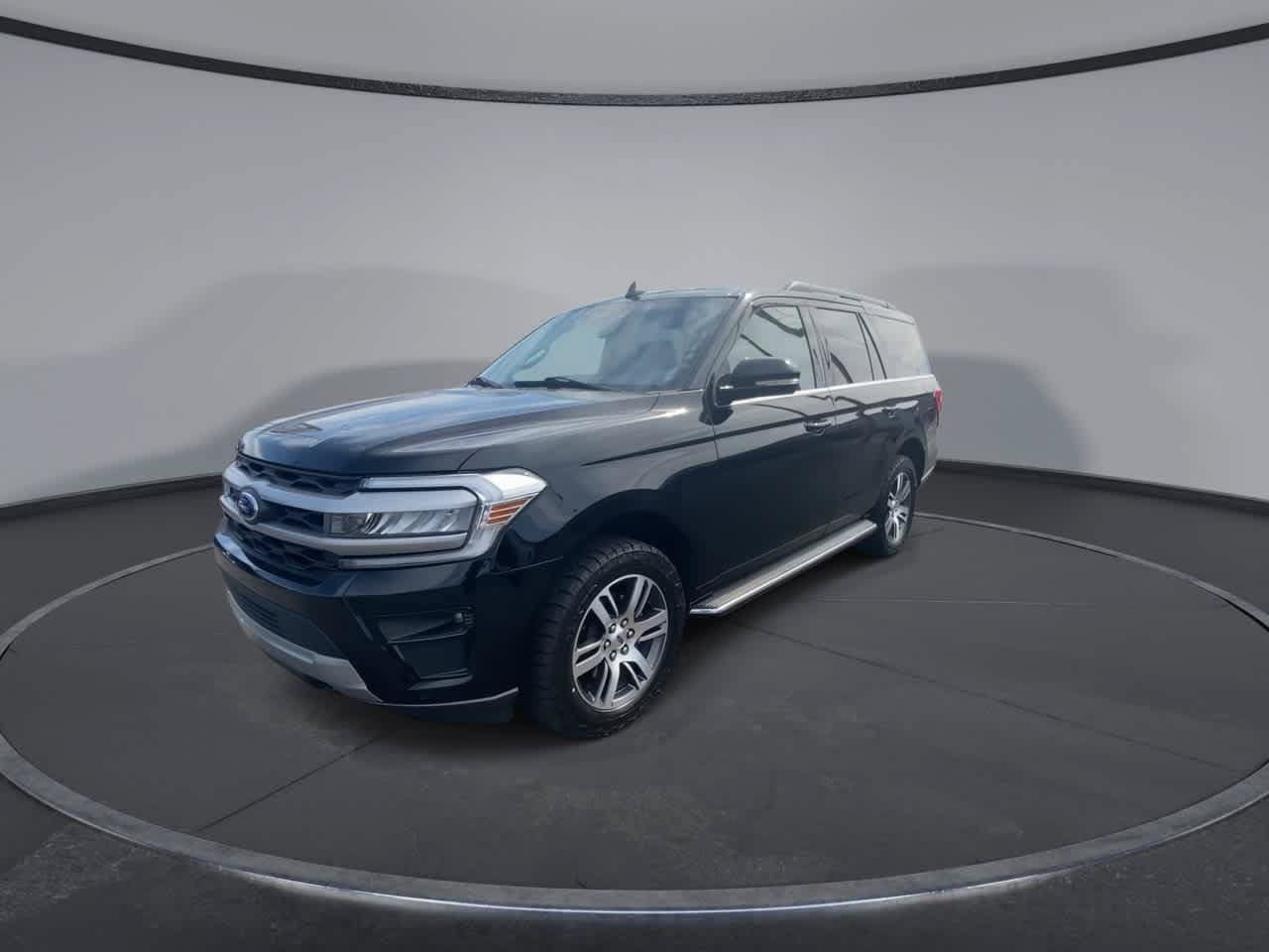 Used 2023 Ford Expedition XLT AWD/4WD image 4