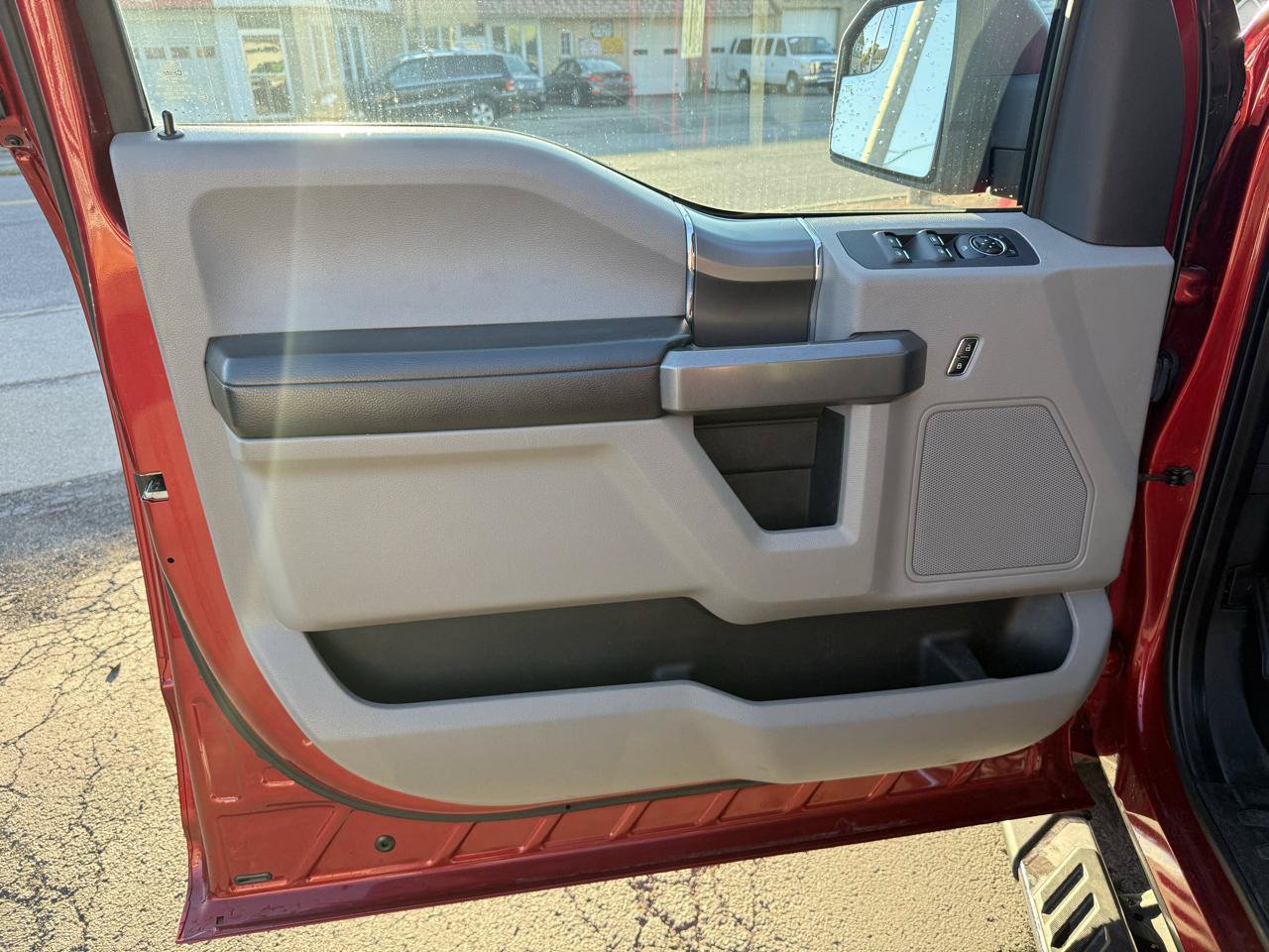 Used 2015 Ford F150 XLT w/ Equipment Group 302A Luxury AWD/4WD image 31