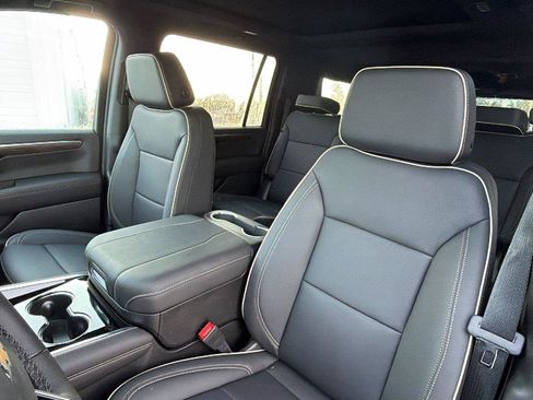 New 2026 Chevrolet Suburban Premier AWD/4WD image 5
