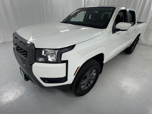 Certified 2025 Nissan Frontier SV AWD/4WD image 7