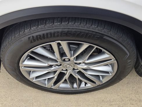 Used 2024 Acura MDX SH-AWD w/ Advance Package image 12