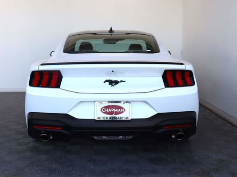 Used 2025 Ford Mustang Coupe RWD image 6
