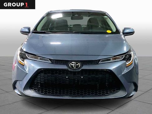 Used 2021 Toyota Corolla LE image 3