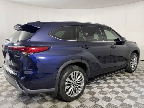 Used 2022 Toyota Highlander Platinum AWD/4WD image 8