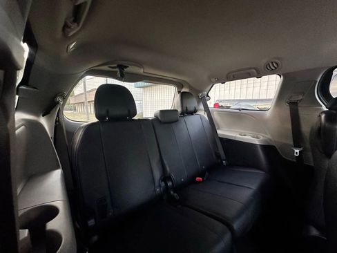 Used 2017 Toyota Sienna SE image 10