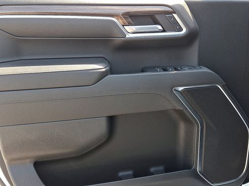 Used 2022 Chevrolet Silverado 1500 LT image 12