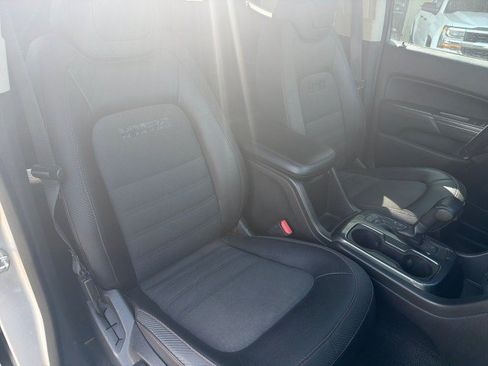 Used 2015 GMC Canyon SLE w/ All-Terrain Package AWD/4WD image 26