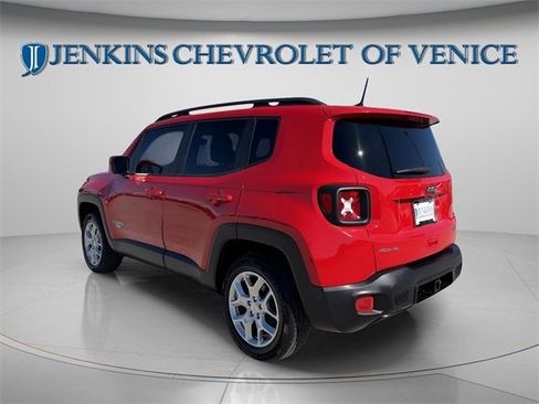 Used 2018 Jeep Renegade Latitude w/ Popular Equipment Group image 3