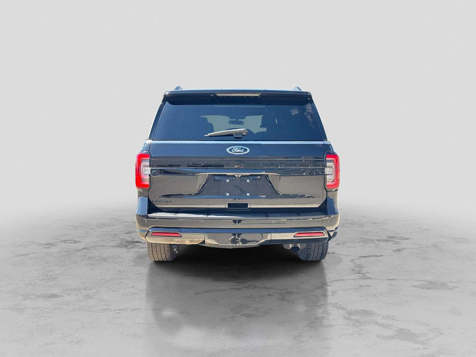 Used 2023 Ford Expedition Limited AWD/4WD image 5